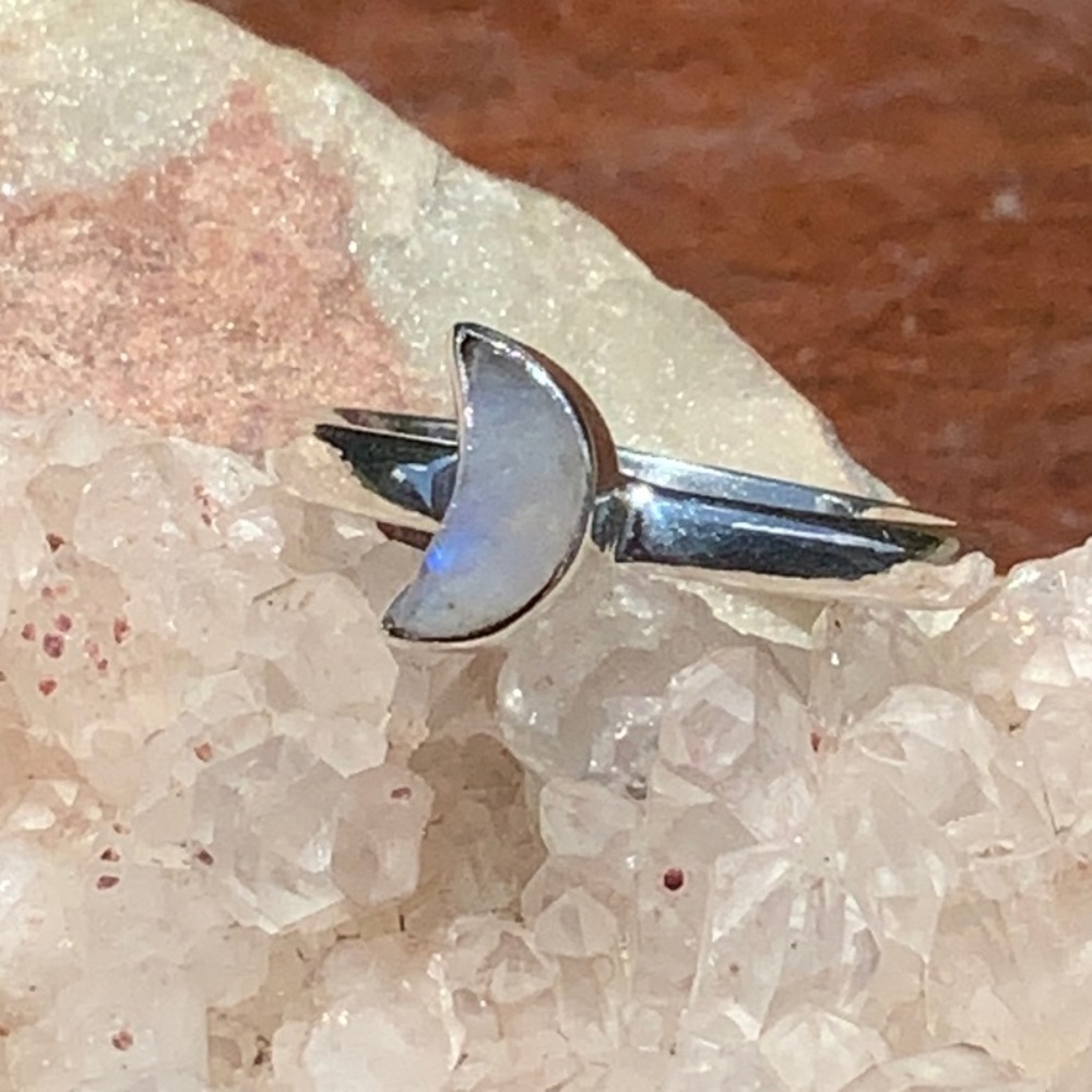 RAINBOW MOONSTONE CRESCENT MOON 925 STERLING SILVER RING, SIZE 8.5